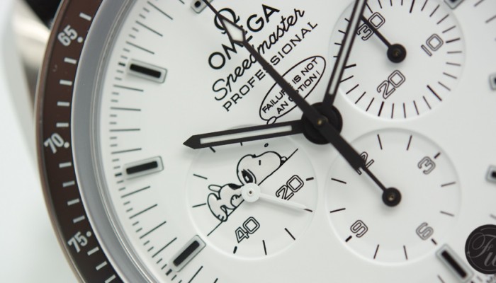 Speedy Tuesday – Hands-On Omega Speedmaster Apollo 13 Silver Snoopy Award Review